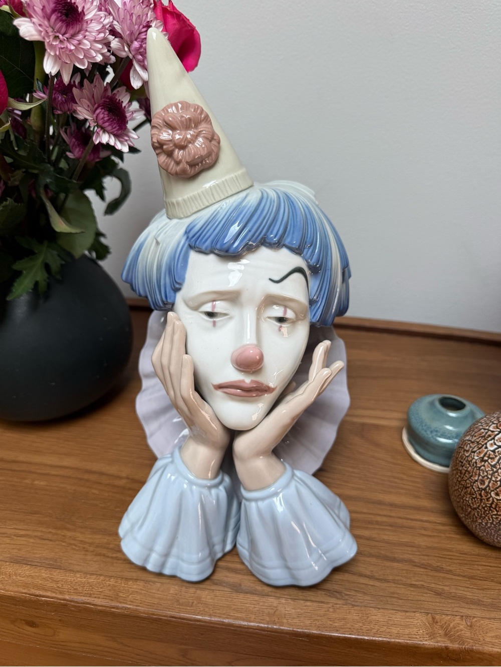 Lladro Pensive Ceramic Clown